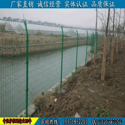 建筑工地防護網 光伏電廠圍欄網 鐵絲網圍墻 廠區隔離欄 球場護欄網