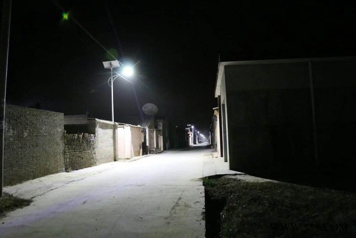 廣漢太陽能路燈40W二體化太陽能路燈分體式太陽能路燈鋰電池6米一體化太陽能路燈人體感應智能控APP