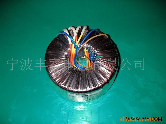 太陽能,逆變，并網(wǎng)發(fā)電變壓器(圖)