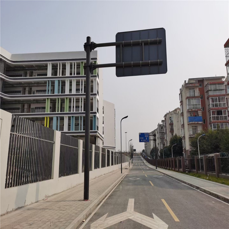 南充市太陽能監控桿 高桿燈價格_高度抗震
