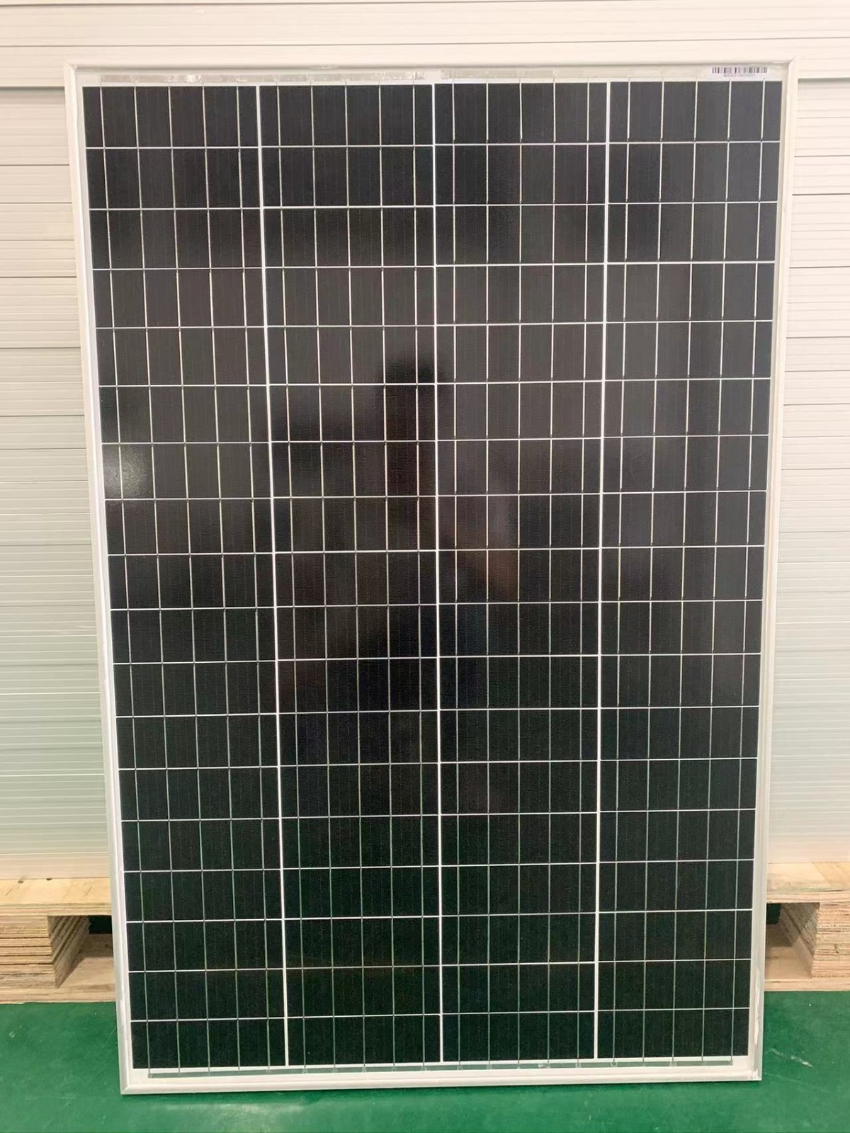廠家供應(yīng)太陽能光伏電池板充電板單晶硅多晶硅太陽能電池板批發(fā)