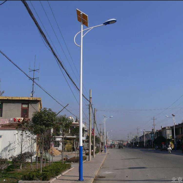 廠家供應農村小區道路照明改造6米8米單臂LED太陽能路燈