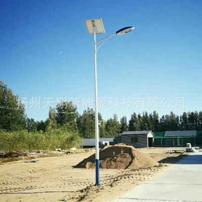 廠家直銷 5米6米8米led太陽能路燈戶外高桿防水道路燈超亮新農(nóng)村